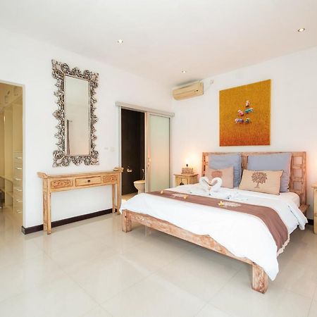 Villa Maya Seminyak Екстериор снимка